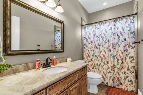 Bath - 740 E 100 S, Hyde Park, UT 84318 photo 4 of 6