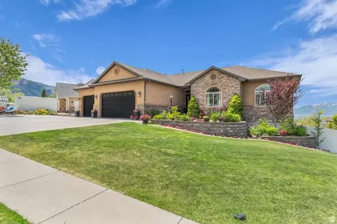 Exterior - 740 E 100 S, Hyde Park, UT 84318 photo 2 of 9