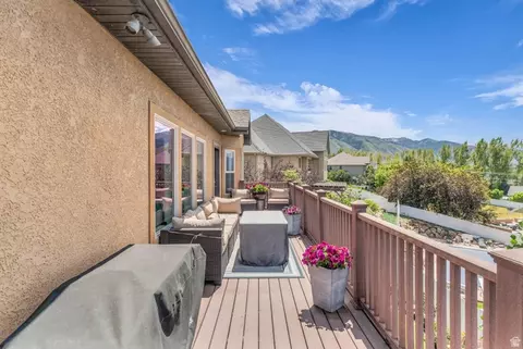Exterior - 740 E 100 S, Hyde Park, UT 84318 photo 5 of 9