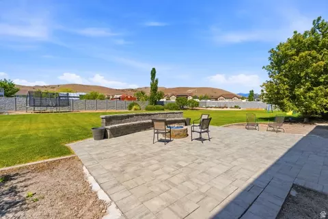 Exterior - 1971 E Sunnyvale Dr, Eagle Mountain, UT 84005 photo 7 of 13