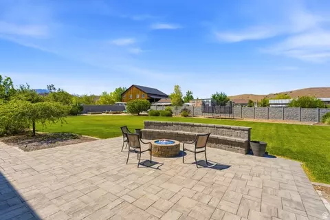 Exterior - 1971 E Sunnyvale Dr, Eagle Mountain, UT 84005 photo 6 of 13