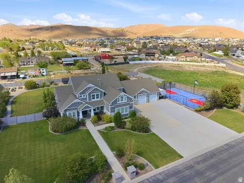 View/Area - 1971 E Sunnyvale Dr, Eagle Mountain, UT 84005 photo 3 of 8