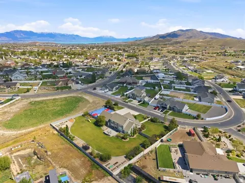 View/Area - 1971 E Sunnyvale Dr, Eagle Mountain, UT 84005 photo 7 of 8