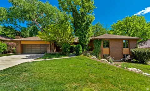 5126 Aztec Dr, Ogden, UT 84403