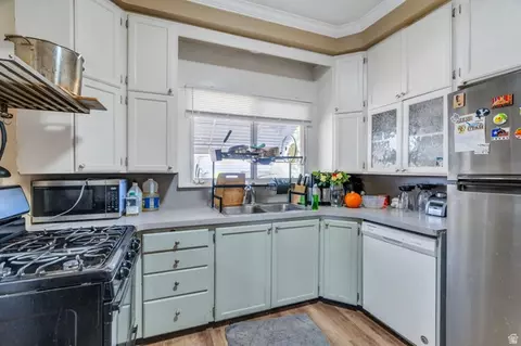 Kitchen - 754 W 100 N, Provo, UT 84601 photo 3 of 4