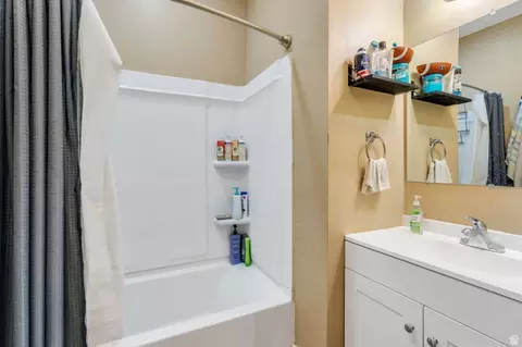 Bath - 754 W 100 N, Provo, UT 84601 photo 2 of 3