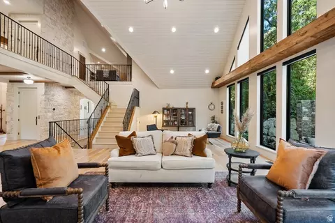 Living - 1141 S Oak Leaf, Springville, UT 84663 photo 4 of 7