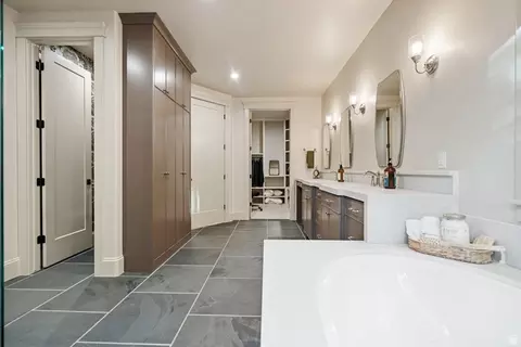 Bath - 1141 S Oak Leaf, Springville, UT 84663 photo 4 of 9