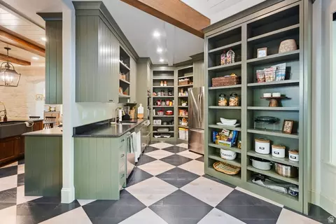 Kitchen - 1141 S Oak Leaf, Springville, UT 84663 photo 5 of 5