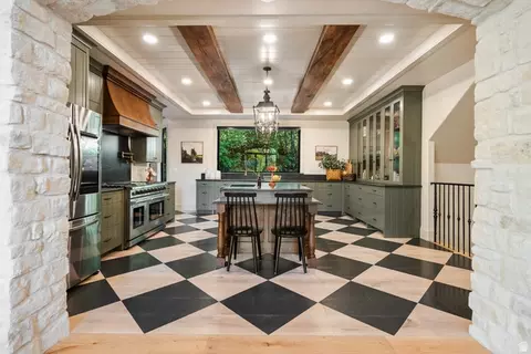 Kitchen - 1141 S Oak Leaf, Springville, UT 84663 photo 1 of 5