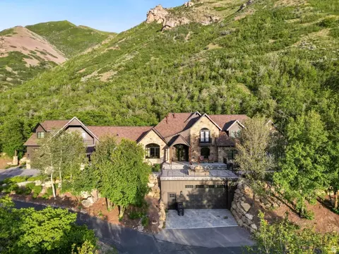 Exterior - 1141 S Oak Leaf, Springville, UT 84663 photo 3 of 35