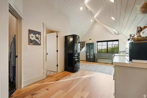 Entry Way - 1141 S Oak Leaf, Springville, UT 84663 photo 7 of 9