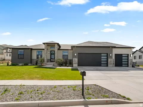 2049 S Roan Ave, Saratoga Springs, UT 84045