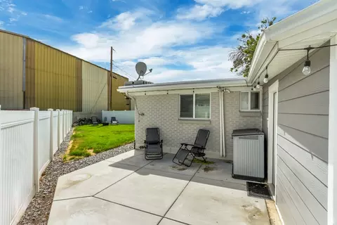 Exterior - 48 W Moon Ridge Dr, Murray, UT 84107 photo 4 of 7