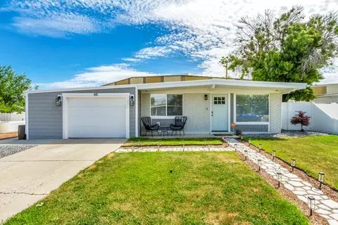 48 W Moon Ridge Dr, Murray, UT 84107