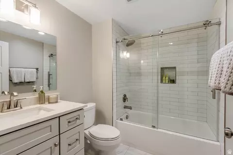 Bath - 48 W Moon Ridge Dr, Murray, UT 84107 photo 3 of 3