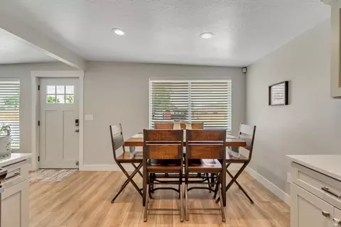 Dining - 48 W Moon Ridge Dr, Murray, UT 84107 photo 2 of 2