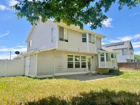 Exterior - 278 W 2000 S, Clearfield, UT 84015 photo 4 of 8