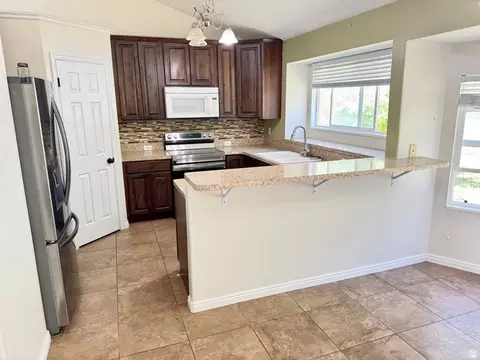 Kitchen - 278 W 2000 S, Clearfield, UT 84015 photo 1 of 3