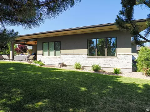 Exterior - 1283 E Corner View Ct S, Draper, UT 84020 photo 7 of 12