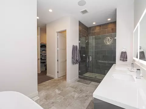 Bath - 1283 E Corner View Ct S, Draper, UT 84020 photo 2 of 9