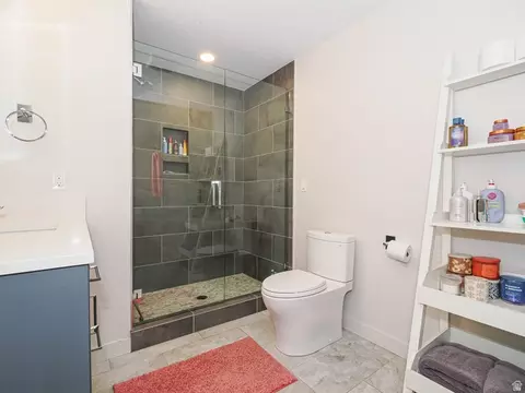 Bath - 1283 E Corner View Ct S, Draper, UT 84020 photo 9 of 9