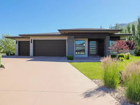 Exterior - 1283 E Corner View Ct S, Draper, UT 84020 photo 2 of 12