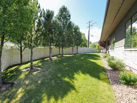 Exterior - 1283 E Corner View Ct S, Draper, UT 84020 photo 8 of 12