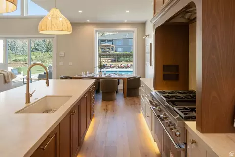 Kitchen - 4292 Silver Sage Cir, Alpine, UT 84004 photo 4 of 6