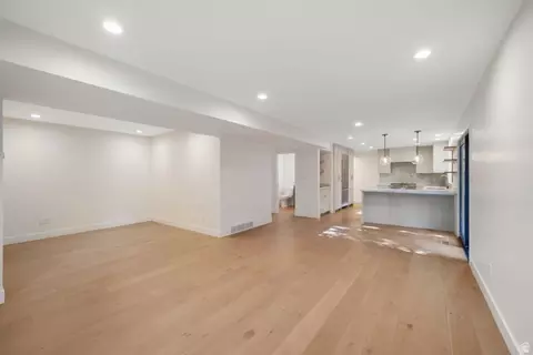 Living - 2882 E Heather Cir S, Holladay, UT 84117 photo 3 of 3