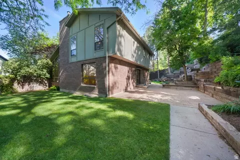 Exterior - 2882 E Heather Cir S, Holladay, UT 84117 photo 5 of 6