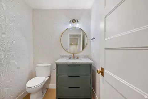 Bath - 2882 E Heather Cir S, Holladay, UT 84117 photo 1 of 6