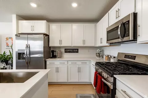 Kitchen - 1839 Rainbow Bridge Dr #3129, Eagle Mountain, UT 84005 photo 4 of 4