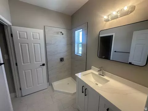 Bath - 345 N 300 E, Manti, UT 84642 photo 1 of 3