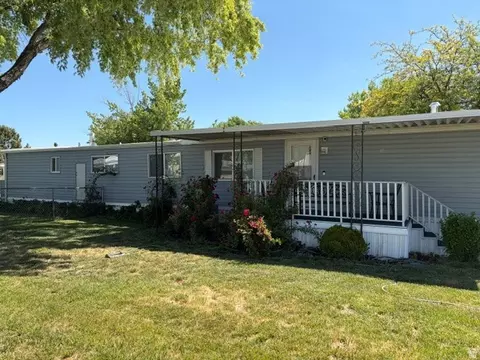 766 W Monte Bella Dr, Taylorsville, UT 84123