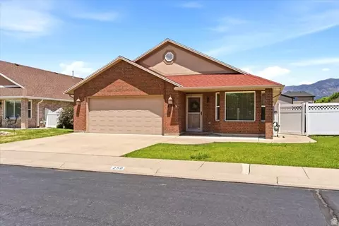 250 Bryce Dr, Kaysville, UT 84037