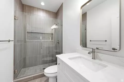 Bath - 3596 E Owahee St, Eagle Mountain, UT 84005 photo 2 of 4