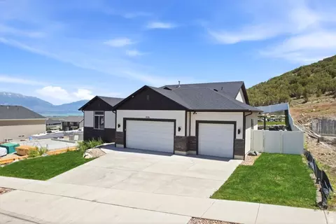 Exterior - 3596 E Owahee St, Eagle Mountain, UT 84005 photo 4 of 14