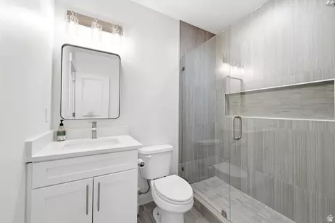 Bath - 3596 E Owahee St, Eagle Mountain, UT 84005 photo 3 of 4