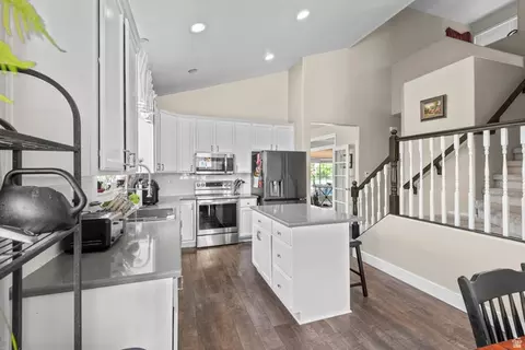 Kitchen - 14098 S Candy Pull Dr, Draper, UT 84020 photo 3 of 4