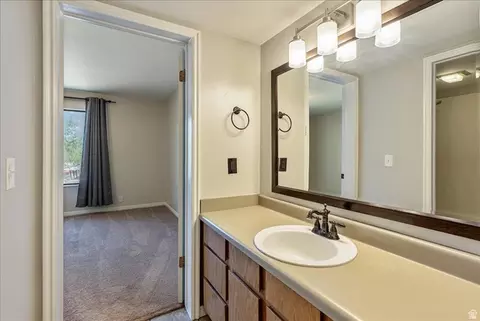 Bath - 7327 S Springcrest Ct # 30, Midvale, UT 84047 photo 1 of 4
