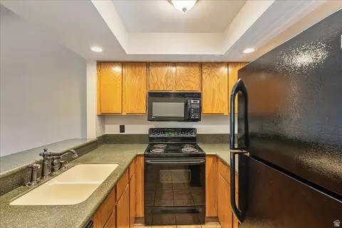 Kitchen - 7327 S Springcrest Ct # 30, Midvale, UT 84047 photo 1 of 4