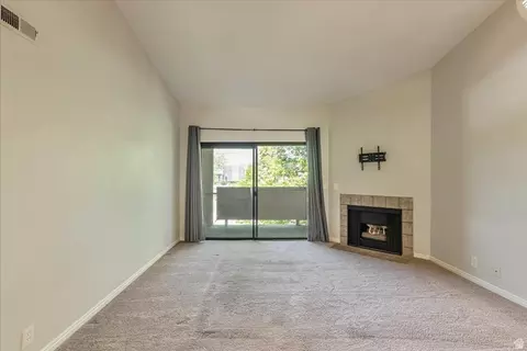 Living - 7327 S Springcrest Ct # 30, Midvale, UT 84047 photo 3 of 6