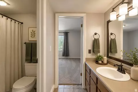 Bath - 7327 S Springcrest Ct # 30, Midvale, UT 84047 photo 2 of 4