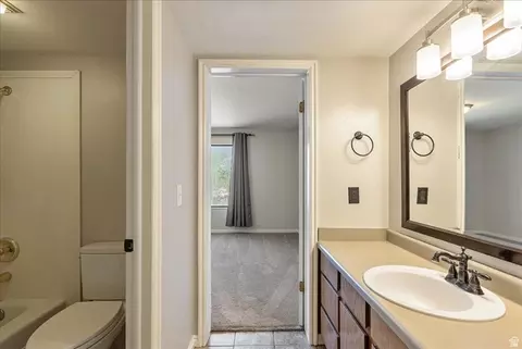 Bath - 7327 S Springcrest Ct # 30, Midvale, UT 84047 photo 3 of 4