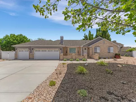 1583 W Heather Downs Cir, South Jordan, UT 84095