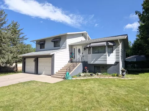 1217 Eastridge Dr S, Logan, UT 84321