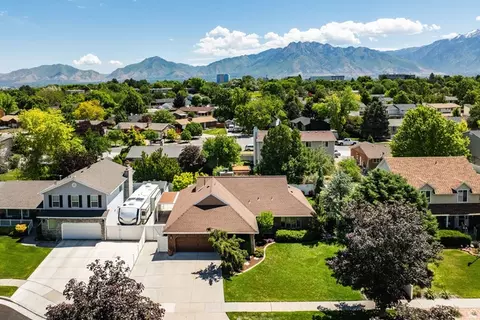 View/Area - 5305 S Roseleaf Dr, Murray, UT 84123 photo 2 of 4