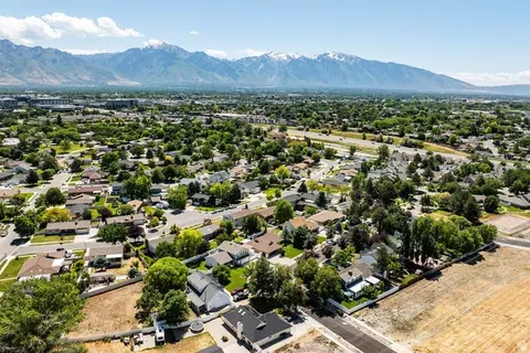 View/Area - 5305 S Roseleaf Dr, Murray, UT 84123 photo 4 of 4