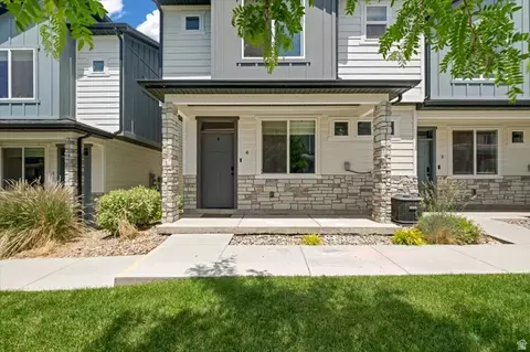272 E 1725 N # 4, North Logan, UT 84341